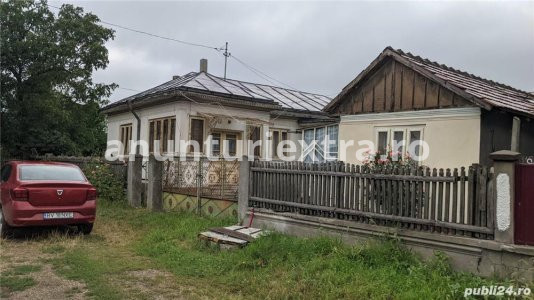 Casa cu curte, beci si vie, Straoane, jud Vrancea