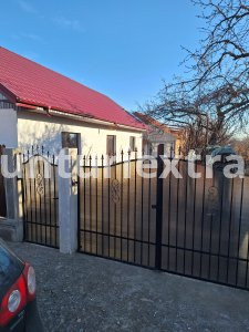 Vând casa !
